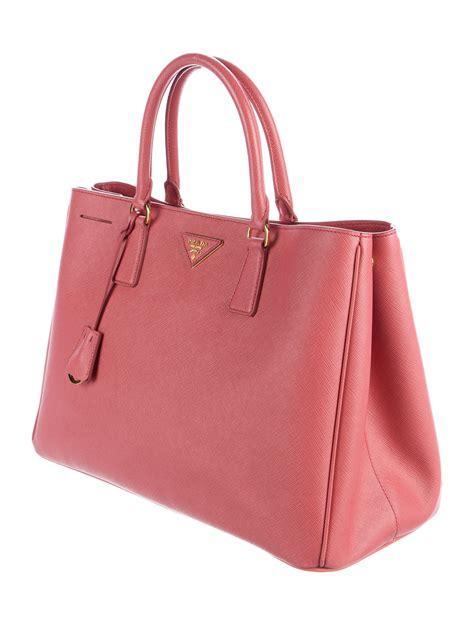 prada saffiano shoulder bag inside|prada saffiano lux tote bag.